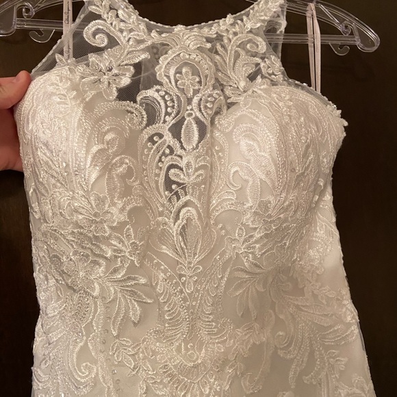 Wedding Dress-brand new, never worn not altered - Picture 2 of 16